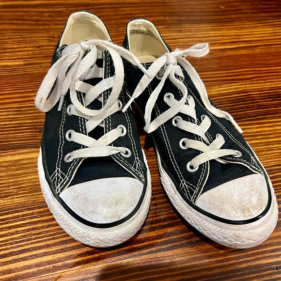Kids Black Converse size 2 - Picture 3 of 4